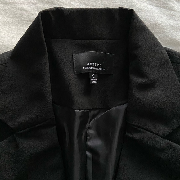 Blazer never worn - Picture 2 of 2